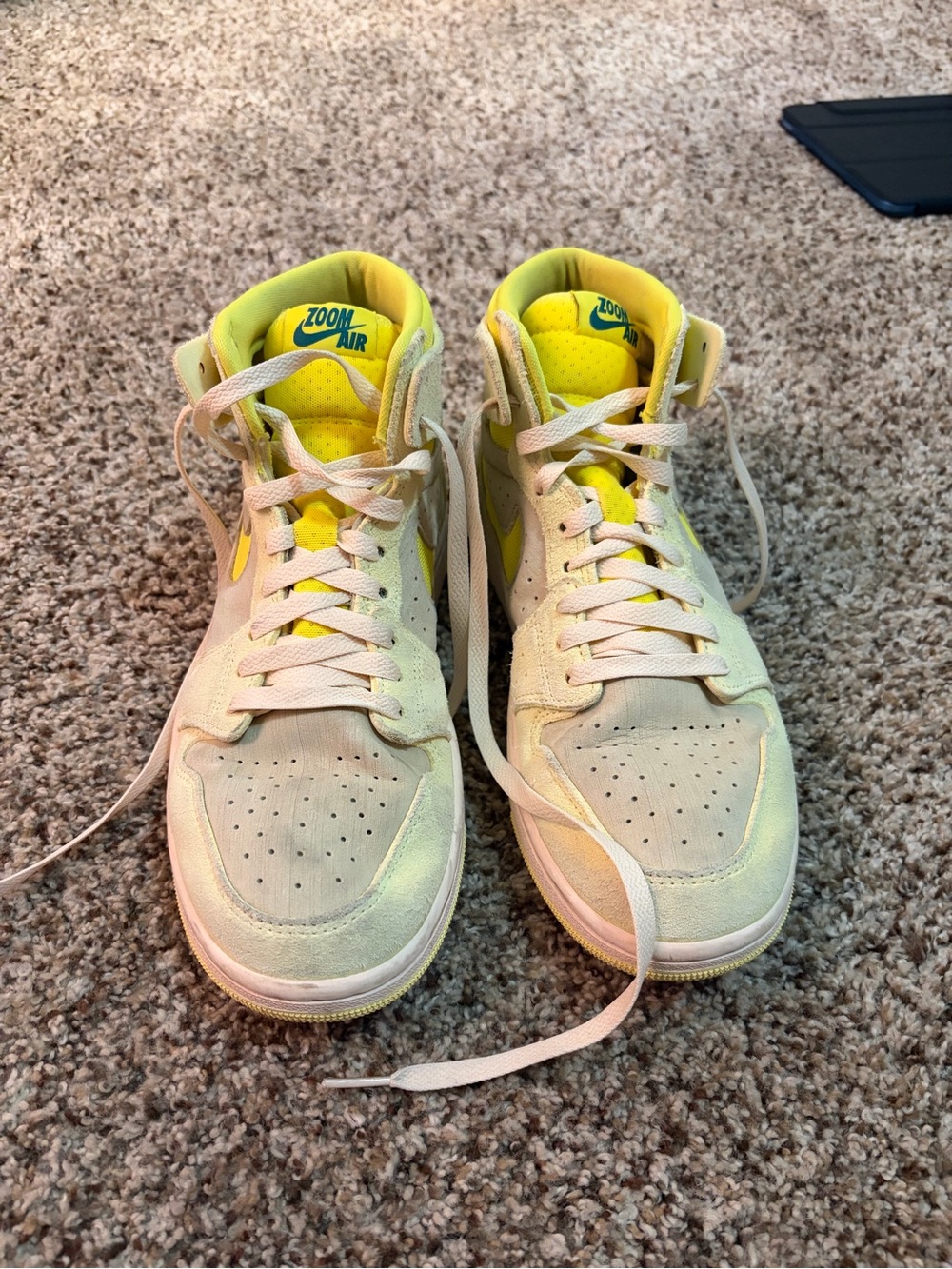 Nike air Jordan women’s size 9